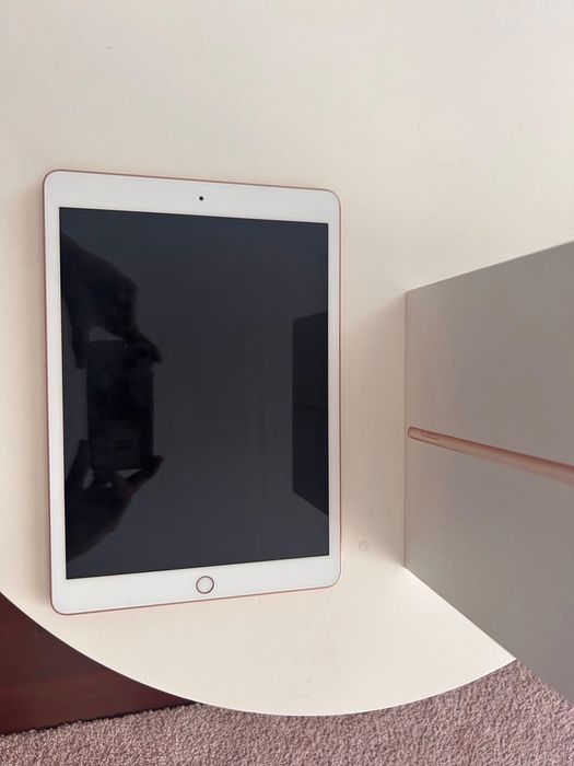 Ipad 8.ª  Geração (Rosa) - Impecável e Pronto a Usar