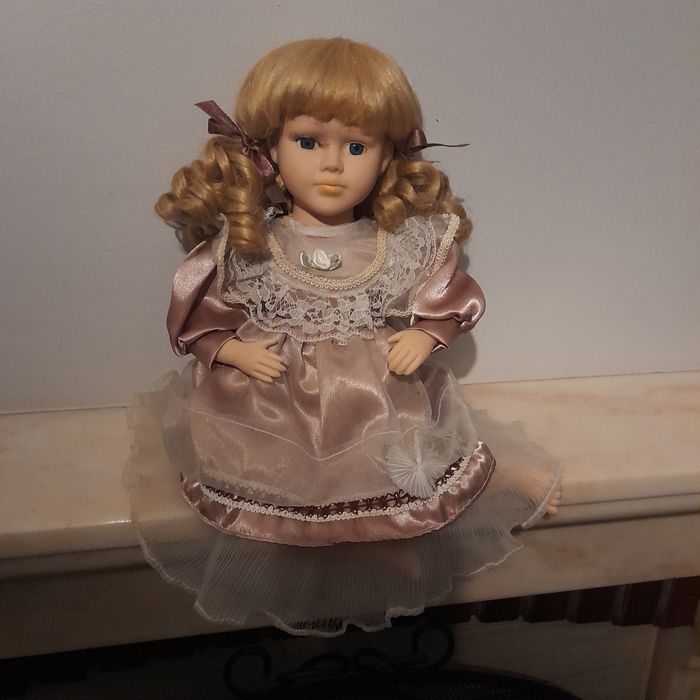 Bonecas de porcelana