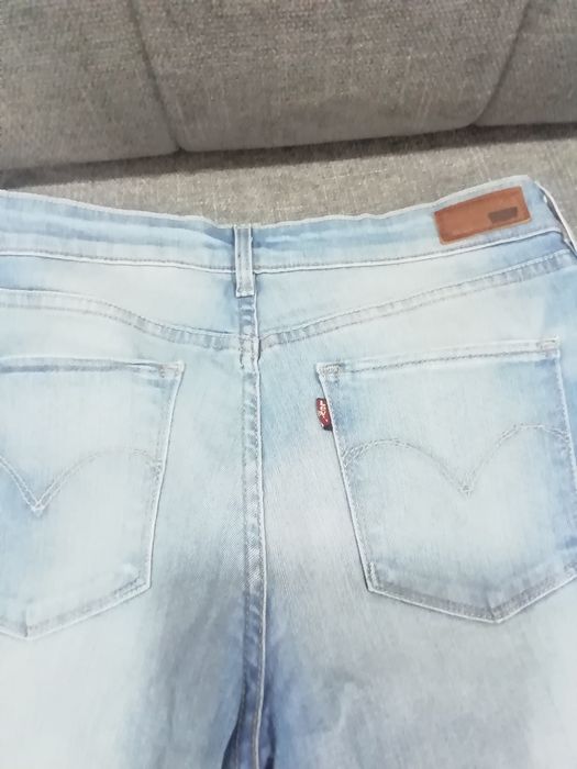 Calça Levi's 30 mide