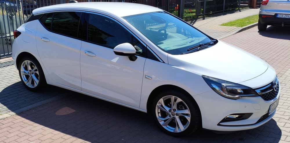 Opel Astra 22tys. przebiegu Salon PL Gdańsk 3 samochód rzadko używany felgi 17 Klimatronik, 1.0 TURBO NIEMIECKI nie stelantis! Do negocjacji