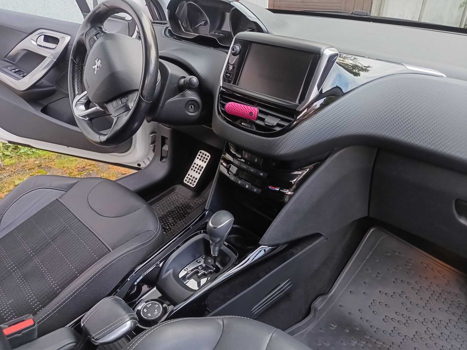 Peugeot 2008 1,2 bogata wersja