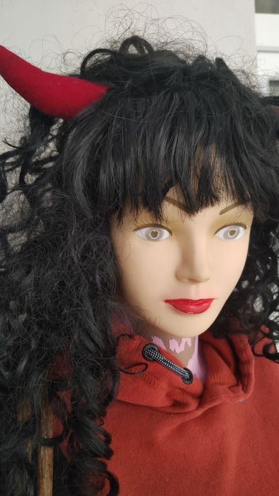 Перука з рогами з штучного волосся