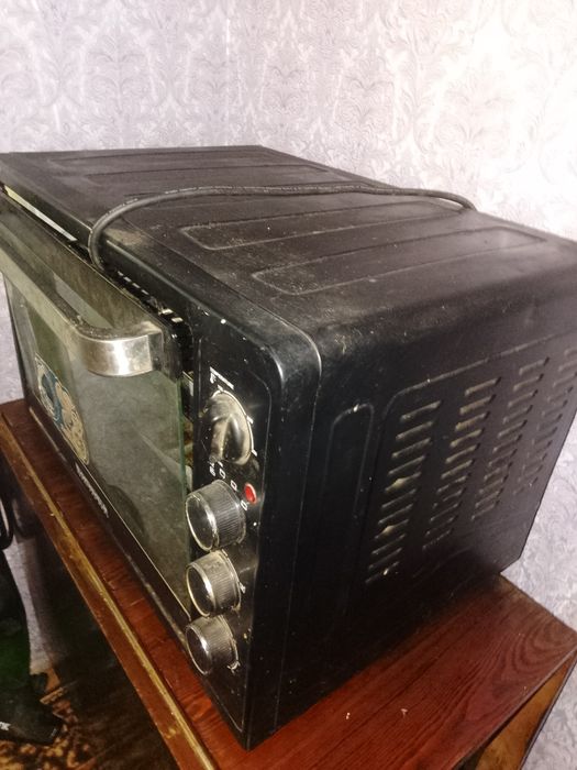 Продам электрическую духовку