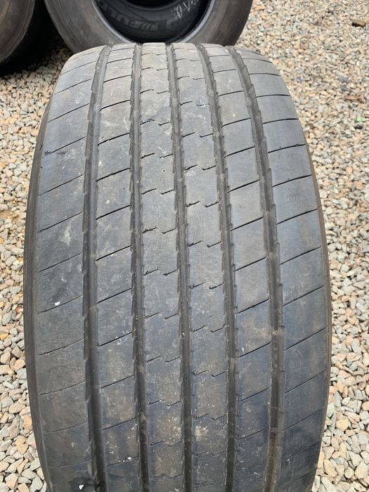 826. Opona 385/55/22,5 Dunlop Sp 247