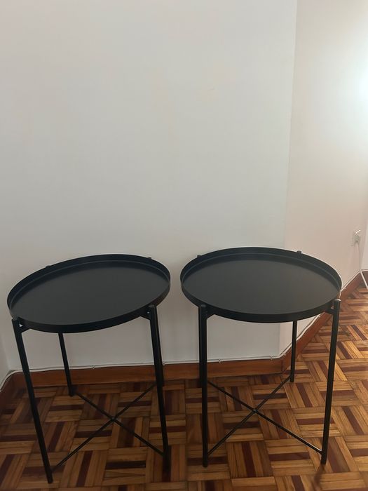 2 mesas de cabeceira