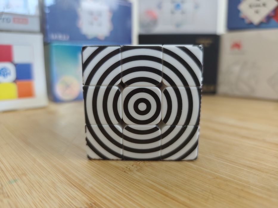 MagleCube Illusion 3x3 Magic Cube (New)64752100407427121