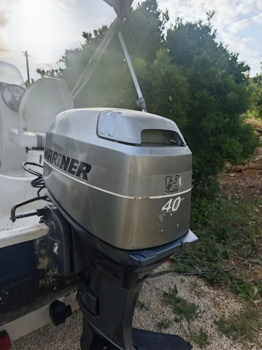 Barco boat Yacht com cabine e duas camas Mariner  trailer reboque