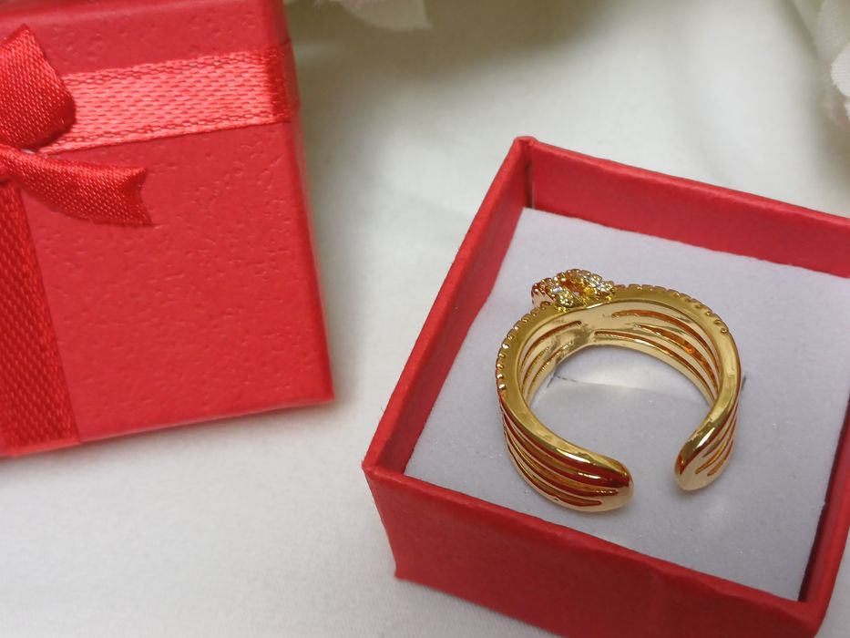 Anel  Novo!  Inclui caixa oferta.