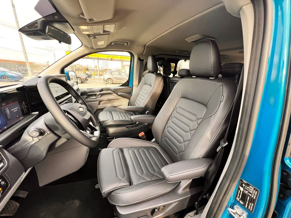 Wynajmę nowego 8-osobowego busa Ford Tourneo Custom -automat, hak, 4x4