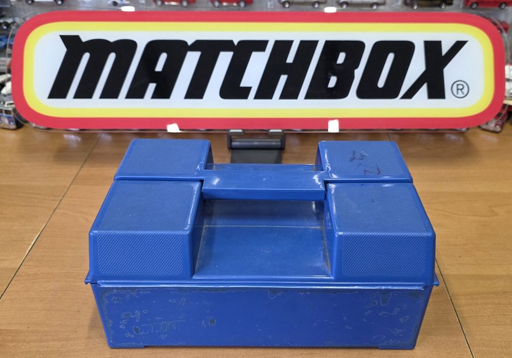 Matchbox walizka na 24 modele 1981r