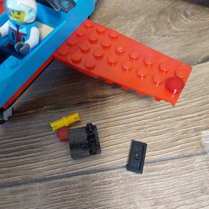 LEGO City Каскадерський літак (60323). лего сіті