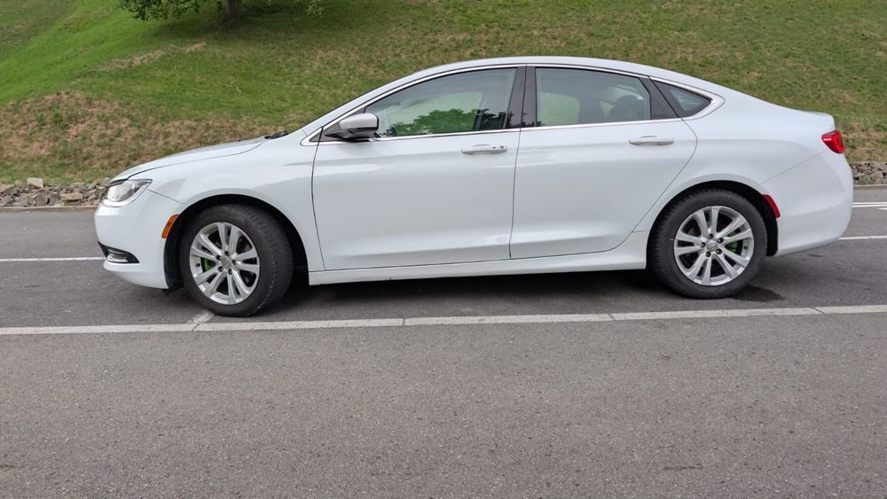 Chrysler 200  2015