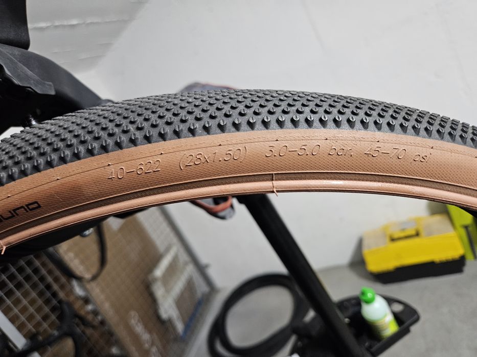 Par de pneus gravel
