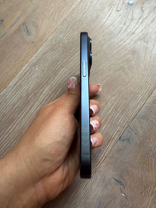 iPhone 15 Pro 256 GB granatowy