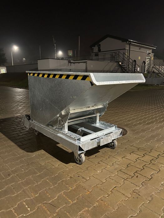 Kontener samowyładowczy ocynkowany 600L / Kontener do wózka widłowego