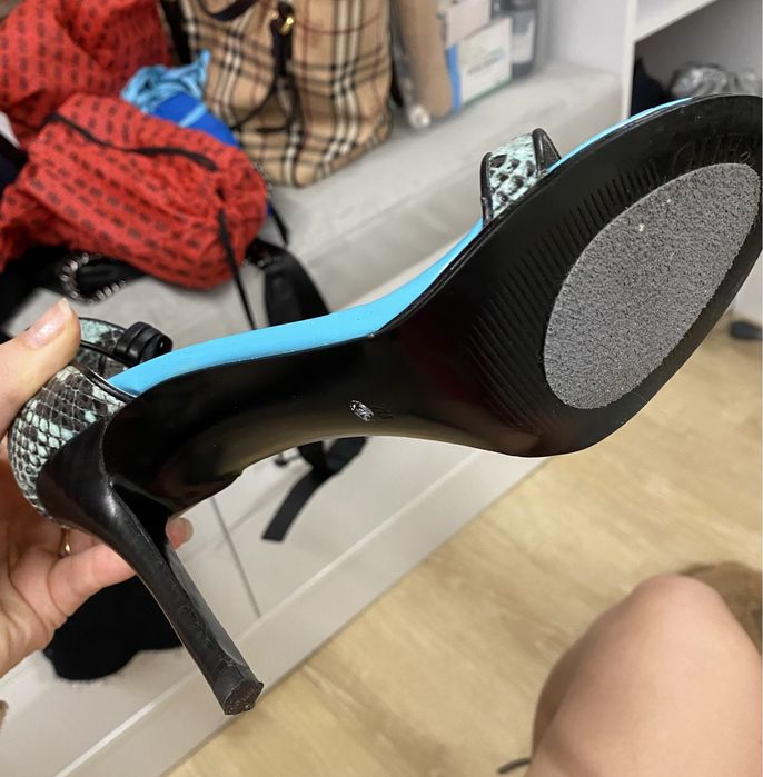 Sapatos de cerimónia - GUESS