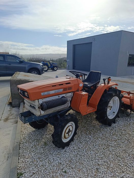 Kubota B1500 com frese 4x4