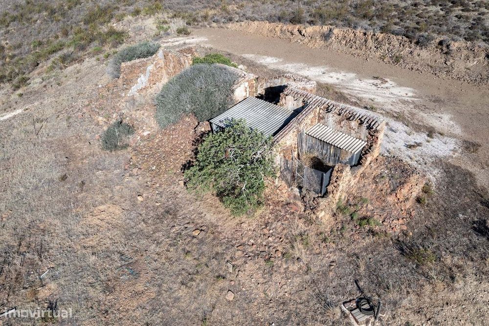 Terreno Para Construção Com Ruína Para Venda Em Lagos