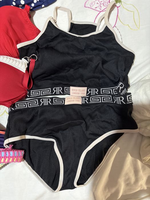 Пляжная распродажа: купальники, лифы и плавки (River Island, Shock Absorber