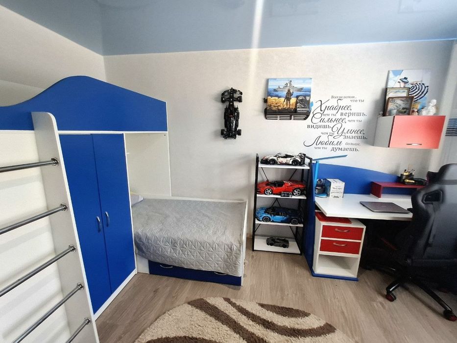 Продам 3 ком квартиру ж/м Левобережный 2,  Богомаза