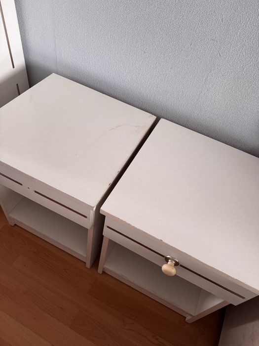 Приліжкова тумба