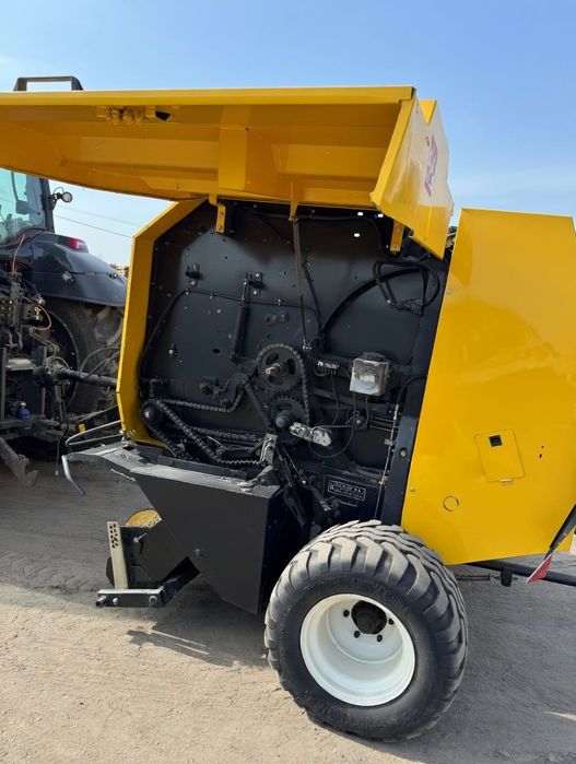 New Holland BR6090