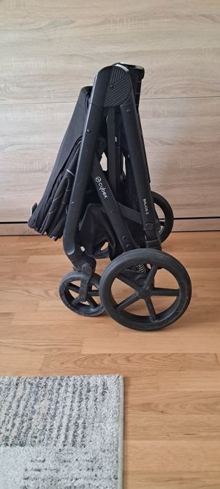 Carrinho de bebé com babycoque