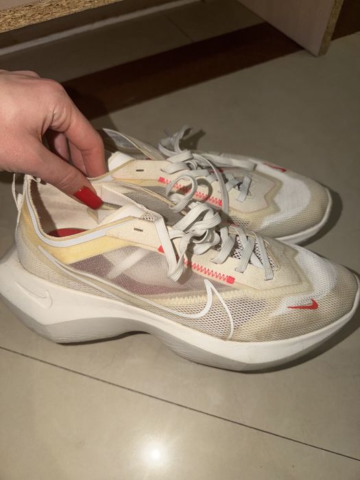 Кроссовки Nike женские