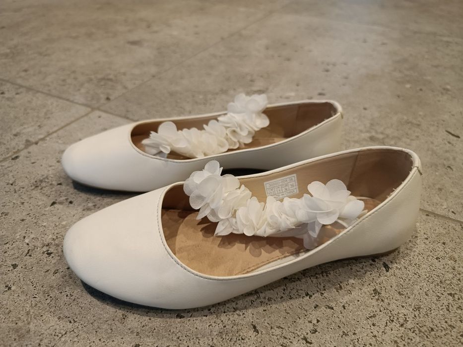 Baleriny r. 36 białe skóra ecru