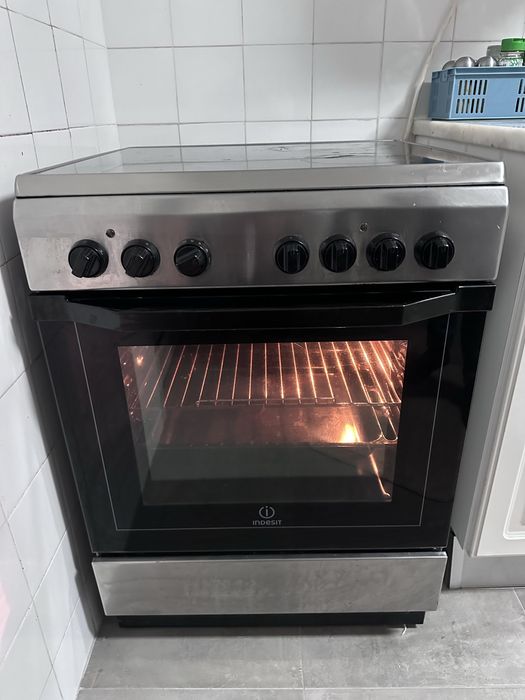 Fogão elétrico indesit