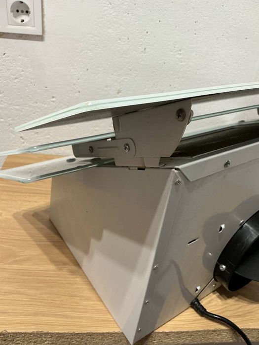 Витяжка нахилена Interline біла