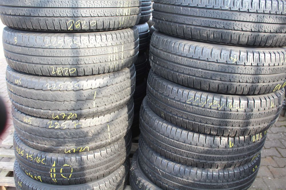 225 75 R16CP  Michelin Agiis Camping