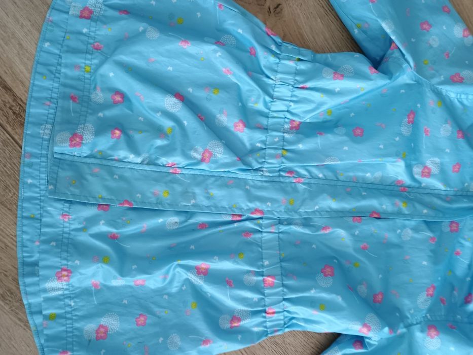 Kurtka przeciwdeszczowa nieprzemakalna deszczówka 128 cm 5,10,15