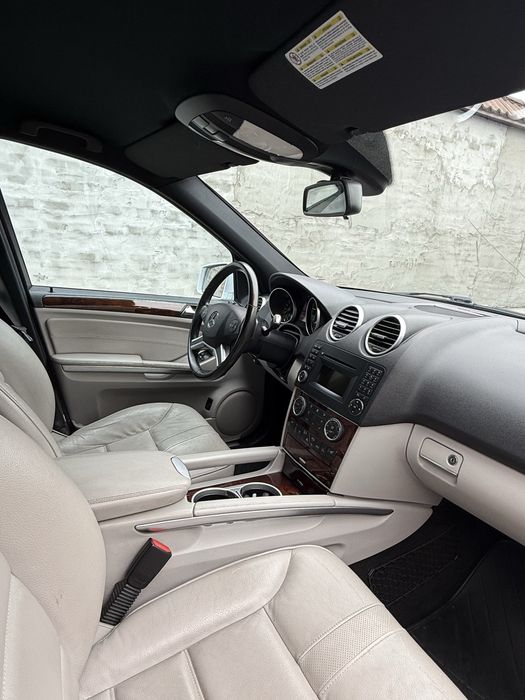 Офіційний Mercedes-Benz ML 350
