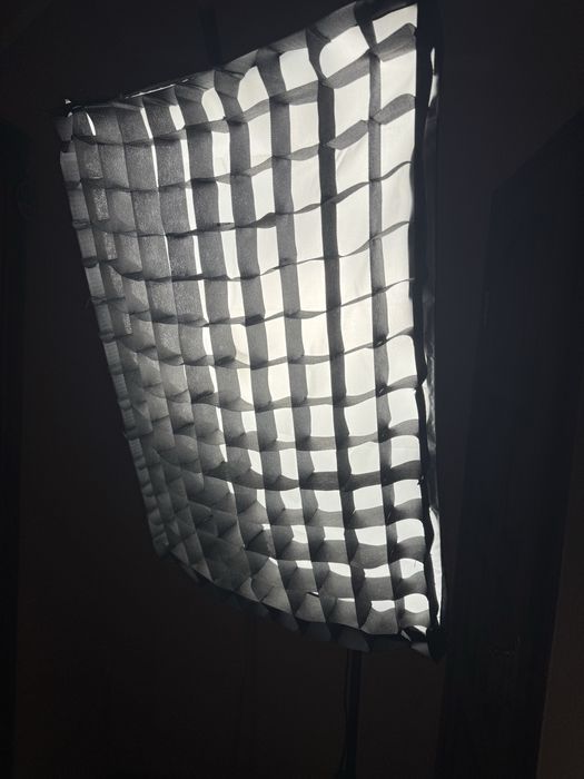 Студійне світло, софтбокс із сотами, лампа 150w,пульт і стійка