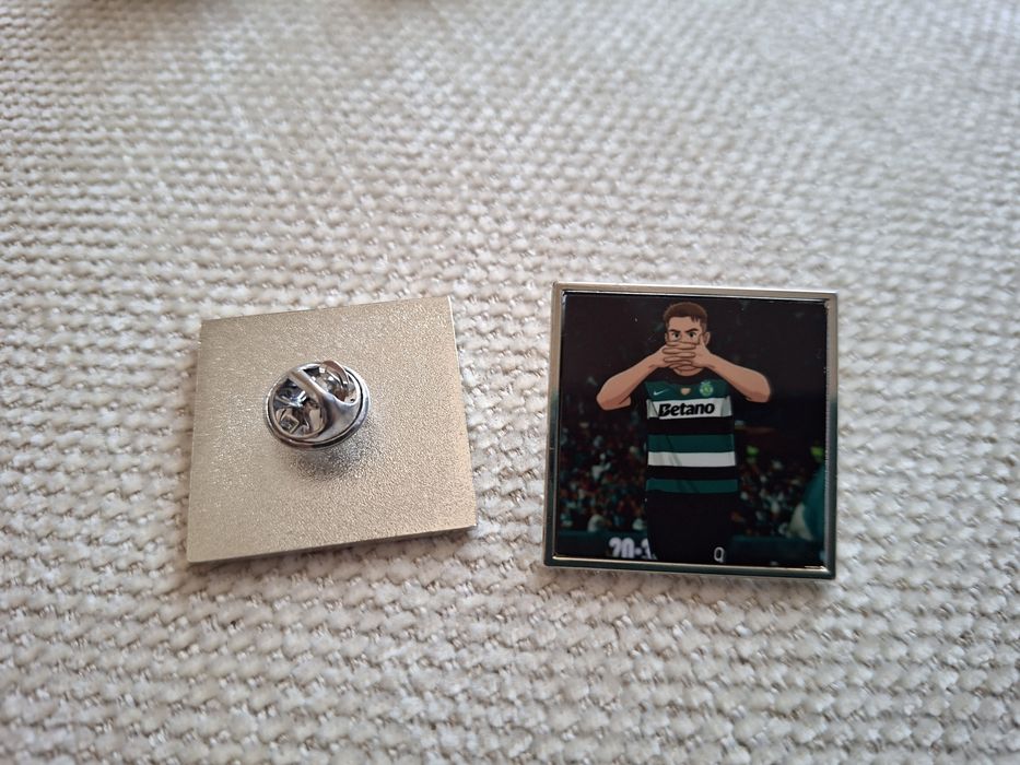 Vários pins Sporting