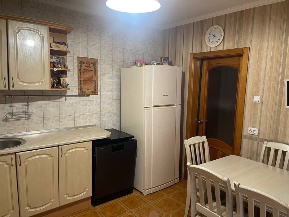 Продаж 89м2 під магазин, салон Троєщина Лісківська 24