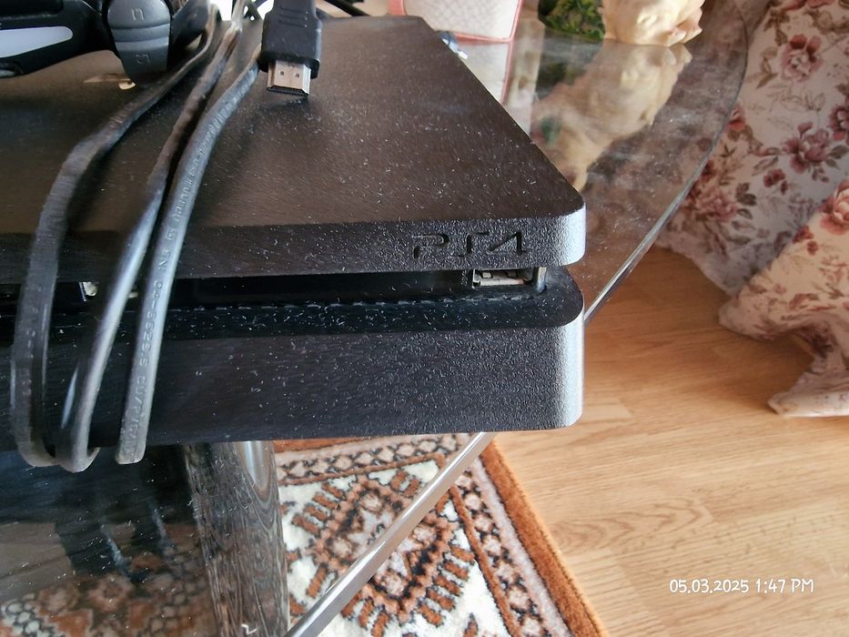 Vendo PS4 com comando