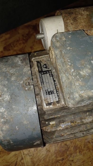Motor monofásico tirar água