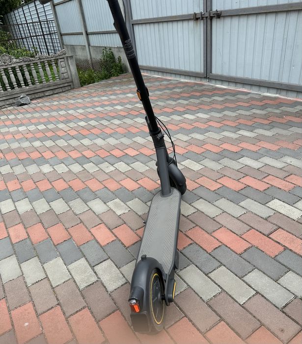 Електросамокат Ninebot g30
