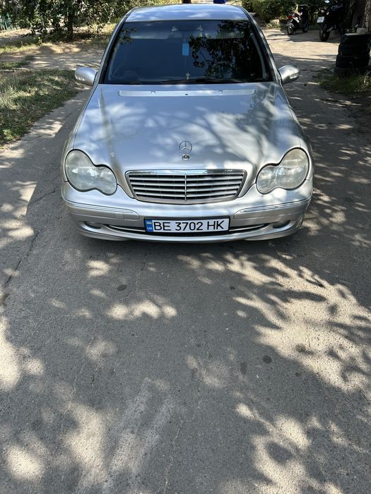 Mersedes benz W203 C200
