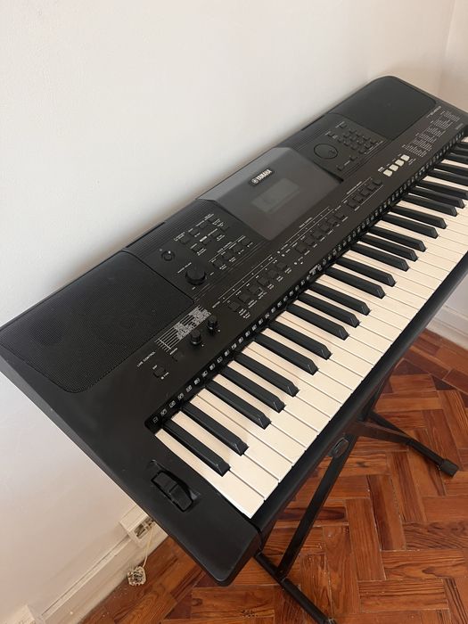 Teclado Yamaha PSR-E453 61 Teclas + Suporte