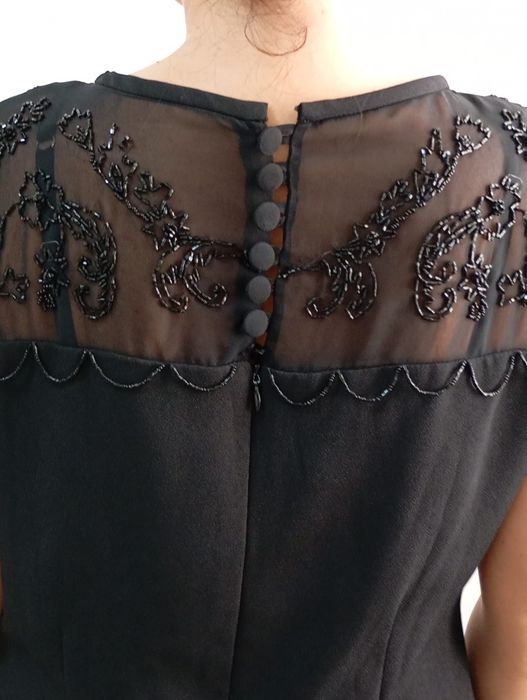 Vestido formal e classico cheio de pormenores lindissimos