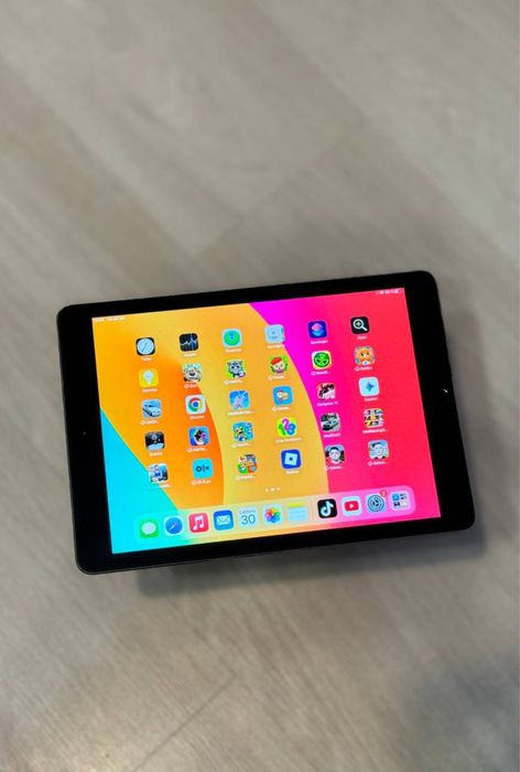Продам iPad 9 265 GB