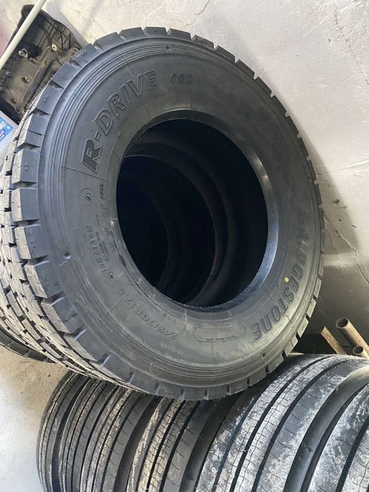 Шини bridgestone 245.70.17,5 комплект 4 шт