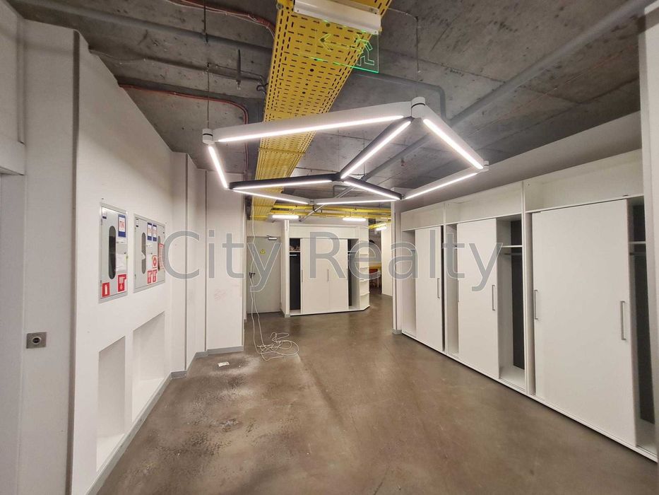 Офіс 1237 м.кв Вул. Саксаганського 70А Голосіївський метро Університет