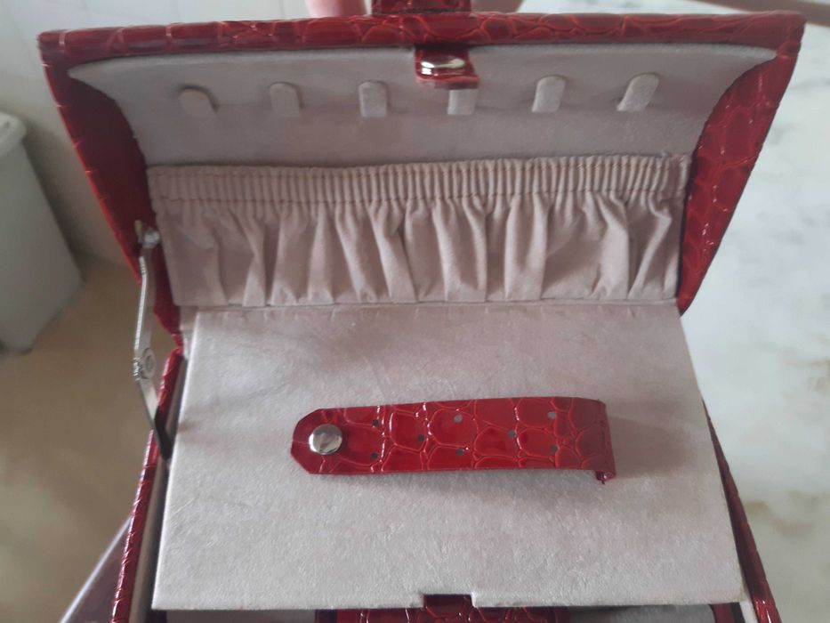 Guarda Jóias vintage, anos 90, excelente qualidade e como novo