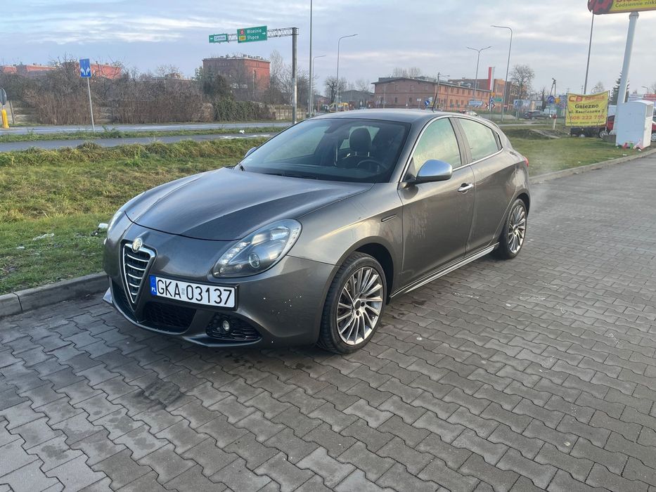 Alfa Romeo Giulietta Drugi właściciel w kraju, dodatkowo opony letnie na felgach aluminiowy