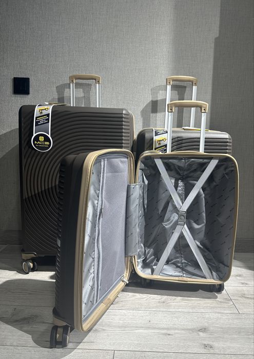 Валіза з поліпропілену MCS Ударостійка Туреччина Чемодан