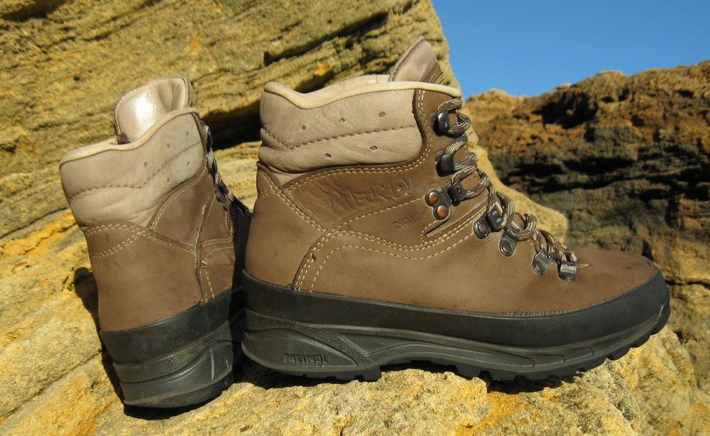 Ботинки Meindl трекинговые Кожа Подошва Vibram
Кожа. Подошва Vibram.